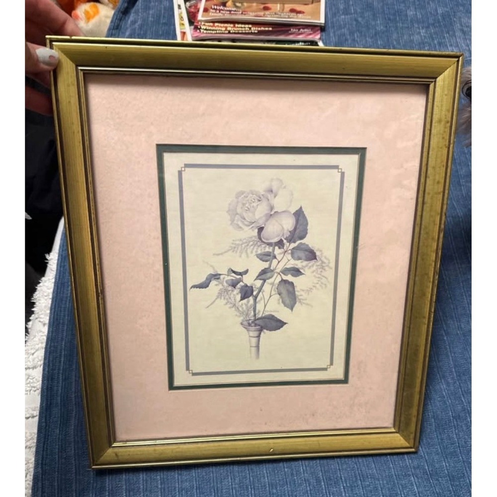 Vintage Rose Art With Gold‎ Color Frame